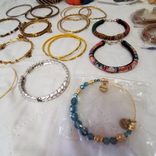 Lot of Assorted Various Bangles, Ear Rings & Bracelet LOT-8 - Thumbnail 13