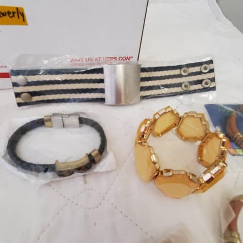 Lot of Assorted Various Bangles, Ear Rings & Bracelet LOT-8 - Thumbnail 10