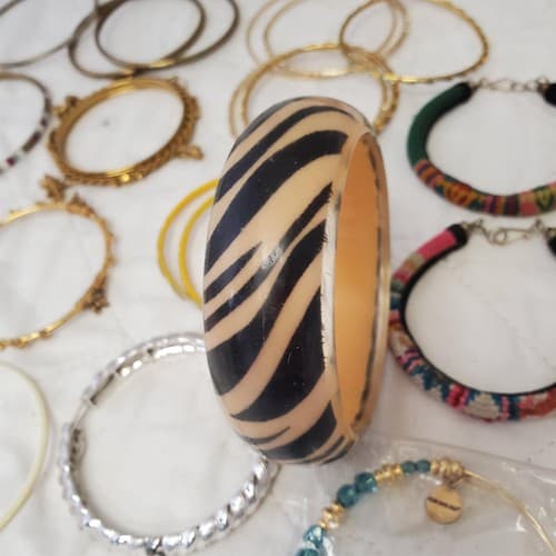 Lot of Assorted Various Bangles, Ear Rings & Bracelet LOT-8 - Thumbnail 15