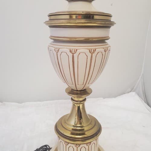 Vintage Stiffel Regency Brass and Ivory Enamel Urn Trophy Lamps L - Thumbnail 3