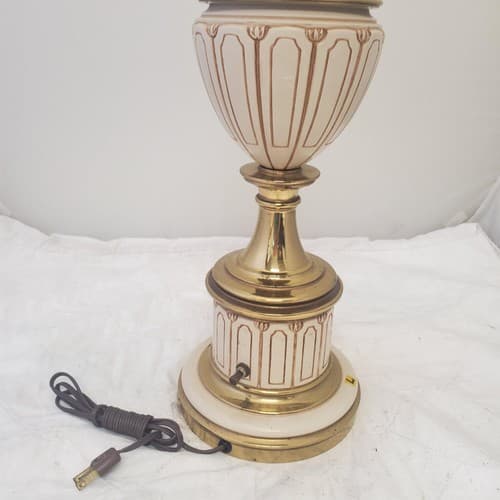 Vintage Stiffel Regency Brass and Ivory Enamel Urn Trophy Lamps L - Thumbnail 6