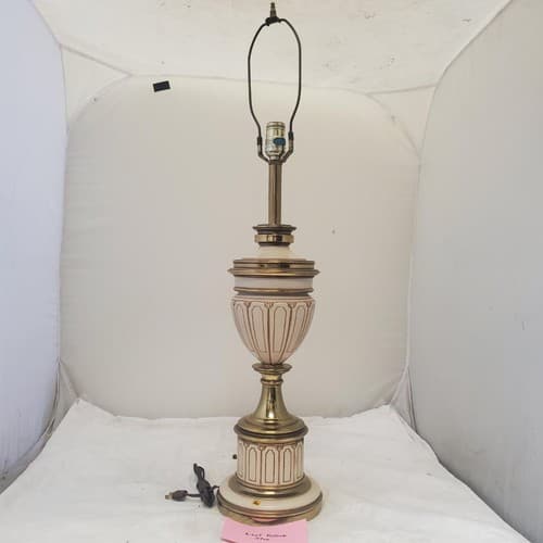 Vintage Stiffel Regency Brass and Ivory Enamel Urn Trophy Lamps L - Thumbnail 10
