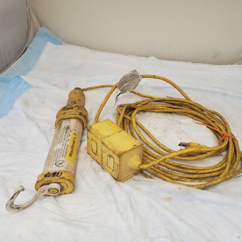 Used Fluorescent Hand Lamp Fluorescent Light - Image 1