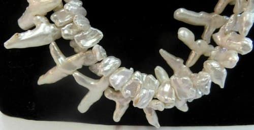 Glamorous Elongated Pearl Reversible & Adjustable Gold Yarn Necklace - Thumbnail 2