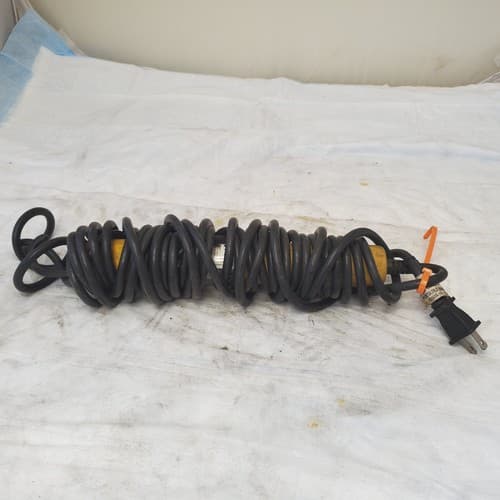 General Manufacturing 13 Watt Stubby II Fluorescent Light - Image 1