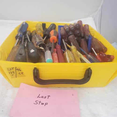 Lot of 76 Vintage Nut Drivers / Screw Drivers LOT137 - Thumbnail 7