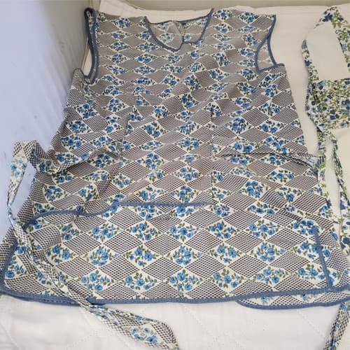 Vintage Lot of 2 Floral Flower Aprons - Thumbnail 2