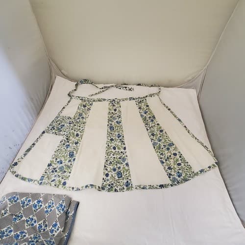 Vintage Lot of 2 Floral Flower Aprons - Thumbnail 7