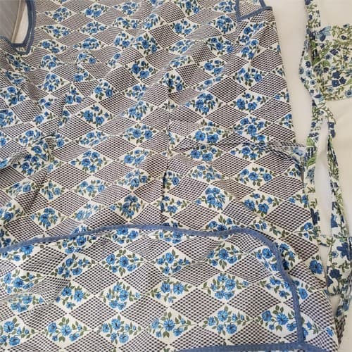 Vintage Lot of 2 Floral Flower Aprons - Thumbnail 4