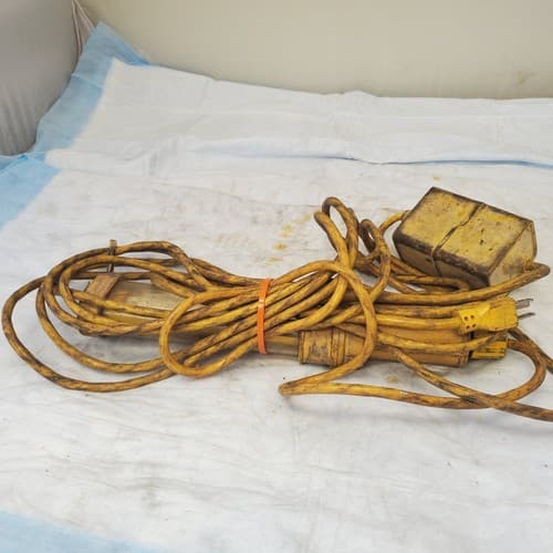 General Manufacturing Fluorescent Hand Lamp Fluorescent Light - Yellow - Image 1