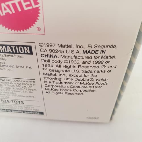 Barbie1997- Series III Collector's Edition- Barbie as Little Debbie Snacks' Girl - Thumbnail 5