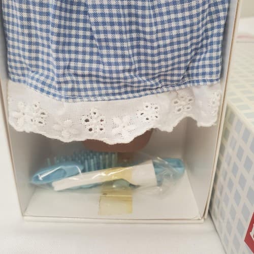 Barbie1997- Series III Collector's Edition- Barbie as Little Debbie Snacks' Girl - Thumbnail 9