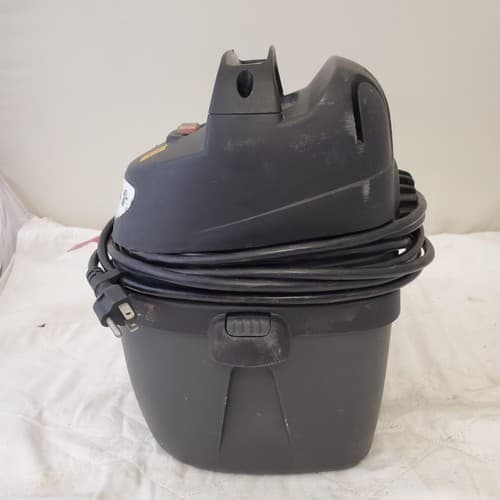 DAYTON Vacuum 2NYE3 1 1/2 gal Tank Wet/Dry Vacuum Cleaner (1) LOT 520 - Thumbnail 3