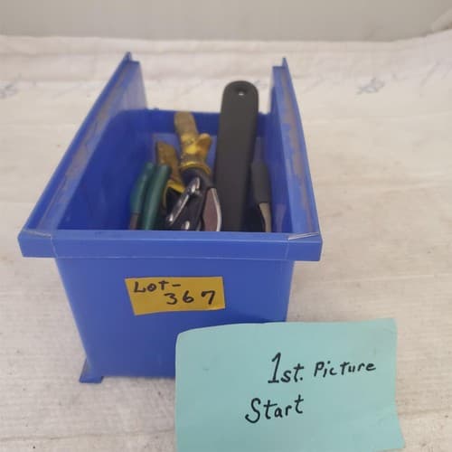 Lot of Assorted Adjustable Wrench and Pliers LOT 367 - Thumbnail 2