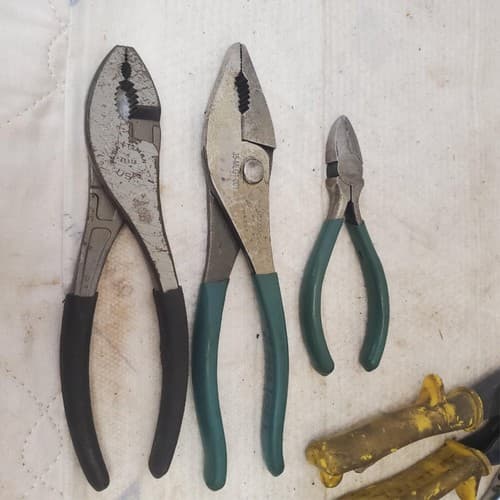 Lot of Assorted Adjustable Wrench and Pliers LOT 367 - Thumbnail 13