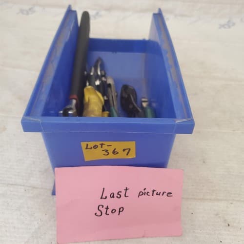 Lot of Assorted Adjustable Wrench and Pliers LOT 367 - Thumbnail 14