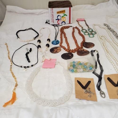 Lot of Assorted Various Silver, Pearl, Beads Necklaces LOT-10 - Thumbnail 11