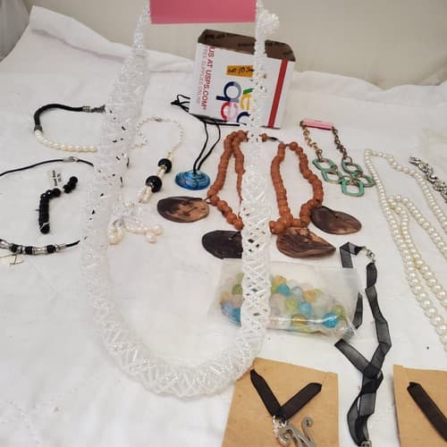 Lot of Assorted Various Silver, Pearl, Beads Necklaces LOT-10 - Thumbnail 16