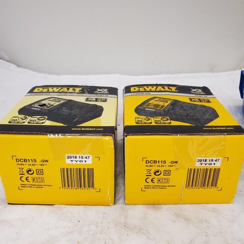 Lot of DEWALT DCB115 12-Volt to 20-Volt Lithium-Ion Battery Charger LOT 391 - Thumbnail 5