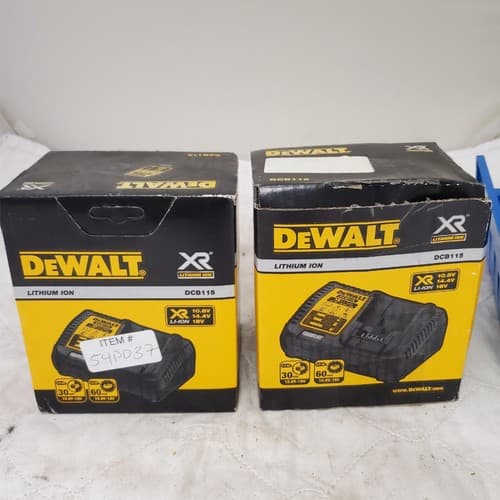 Lot of DEWALT DCB115 12-Volt to 20-Volt Lithium-Ion Battery Charger LOT 391 - Thumbnail 4