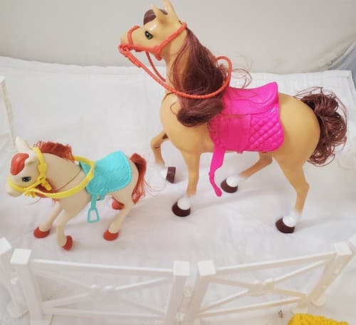 Mattel Barbie Hugs 'n Horses Barbie and Chelsea Blonde Playset #2 Tub - Thumbnail 9