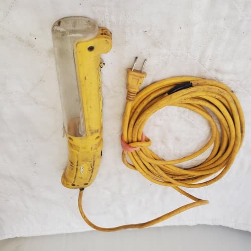 13 Watt Electric Portable Fluorescent Light LOT 375 - Image 1