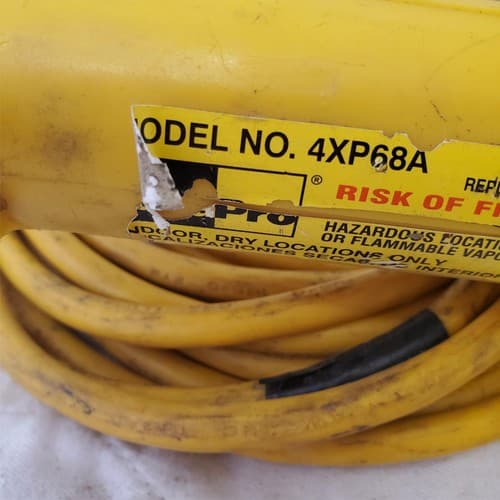 13 Watt Electric Portable Fluorescent Light LOT 375 - Thumbnail 3