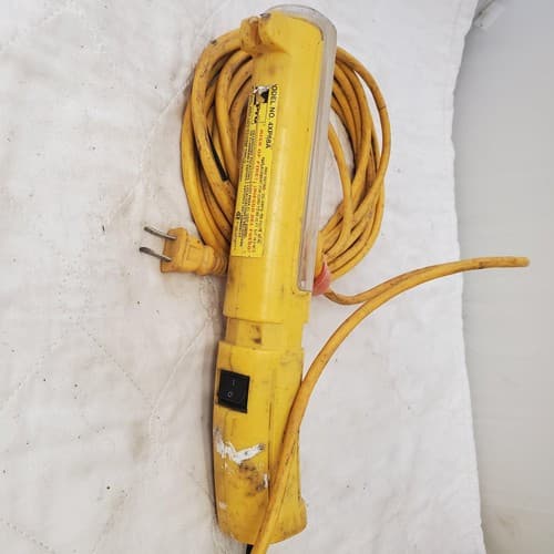 13 Watt Electric Portable Fluorescent Light LOT 375 - Thumbnail 6