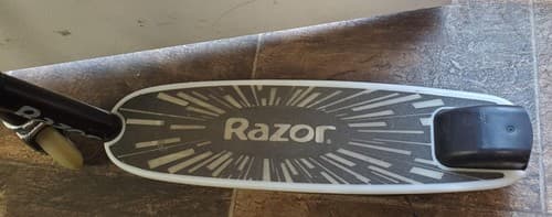 Razor Tekno Light Up Electric Scooter 2020 Model - Thumbnail 3