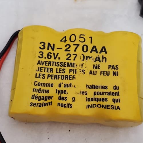 Lot of Various type of NiMH NiCD Universal Battery Package & Aluminium Capacitor - Thumbnail 17