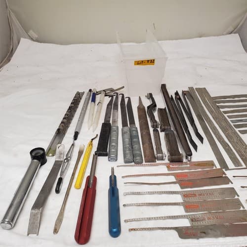 Lot of Grip Scale, Antique Irons Blades Cutters and More LOT-832 - Thumbnail 9
