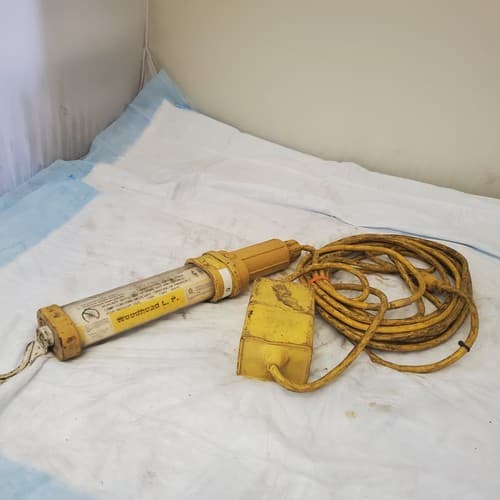 Fluorescent Hand Lamp Fluorescent Light - Yellow - Image 1
