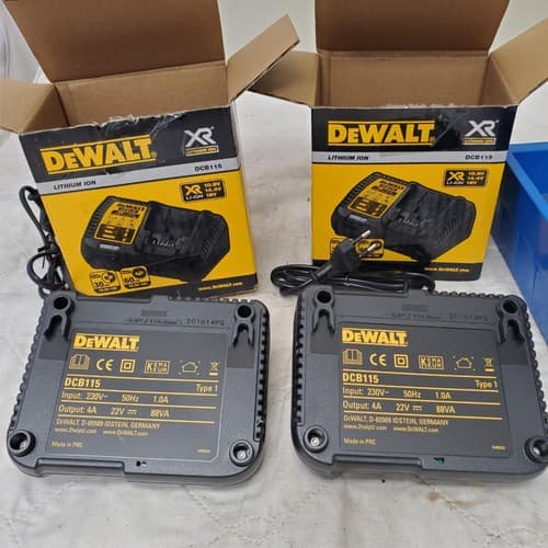 Lot of DEWALT DCB115 12-Volt to 20-Volt Lithium-Ion Battery Charger LOT 390 - Thumbnail 9