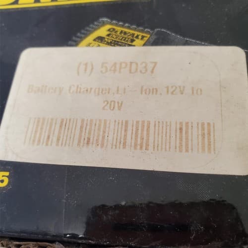 Lot of DEWALT DCB115 12-Volt to 20-Volt Lithium-Ion Battery Charger LOT 390 - Thumbnail 8