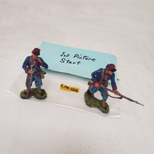 The Collectors Showcase CS01172 Bugler & Advancing 72nd Pennsylvania CM-126 - Image 1