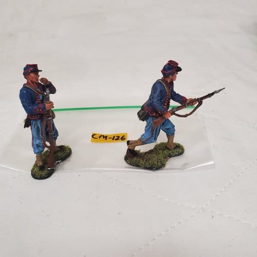 The Collectors Showcase CS01172 Bugler & Advancing 72nd Pennsylvania CM-126 - Thumbnail 2
