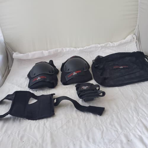 Triple Eight Street Elbow, Wrist Pad Set with Carry Bag - Thumbnail 3