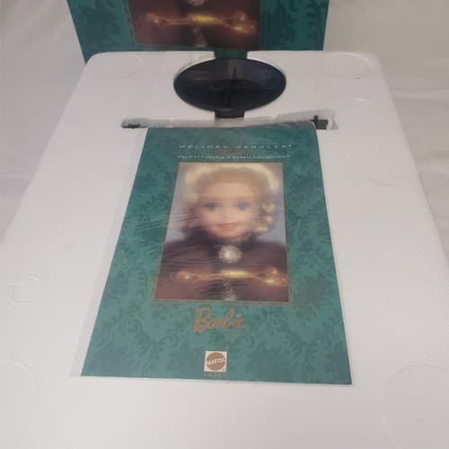 Barbie 1996 - Holiday Caroler Doll - Porcelain Barbie Collection - Thumbnail 6