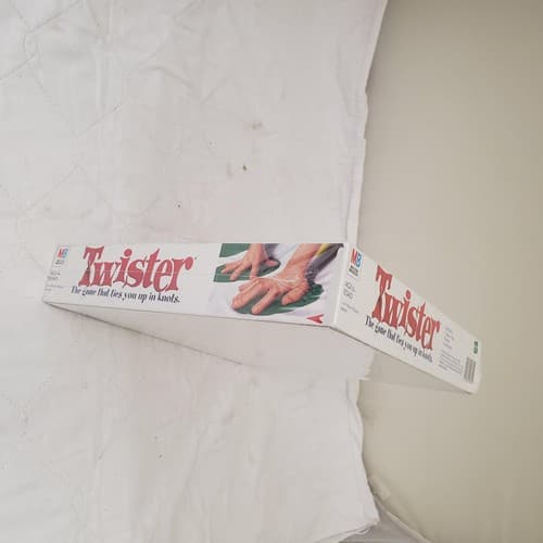 Hasbro Twister Game - Milton Bradley Vintage 1960's Reproduction Edition - Thumbnail 4