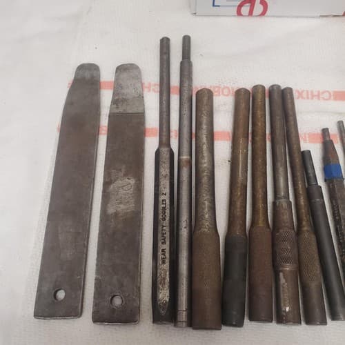 Lot of Assorted Metal Pin Punches and Chisels LOT-924 - Thumbnail 2