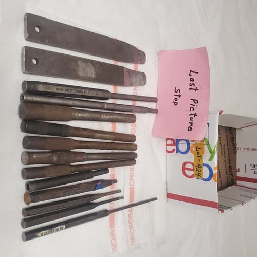 Lot of Assorted Metal Pin Punches and Chisels LOT-924 - Thumbnail 5