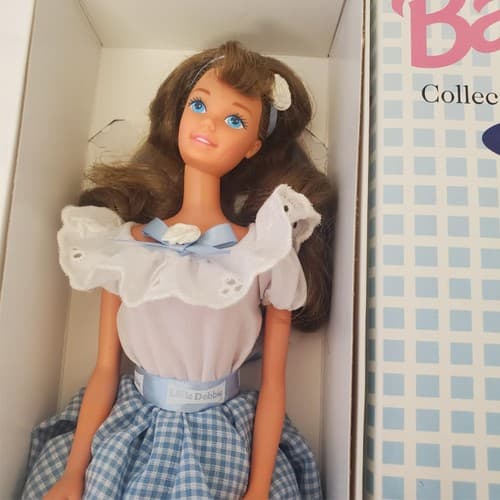 Barbie 1995- Series II Collector's Edition- Barbie as Little Debbie Snacks' Girl - Thumbnail 7