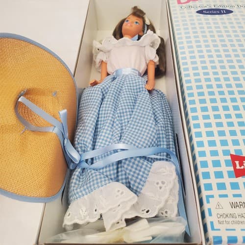 Barbie 1995- Series II Collector's Edition- Barbie as Little Debbie Snacks' Girl - Thumbnail 8