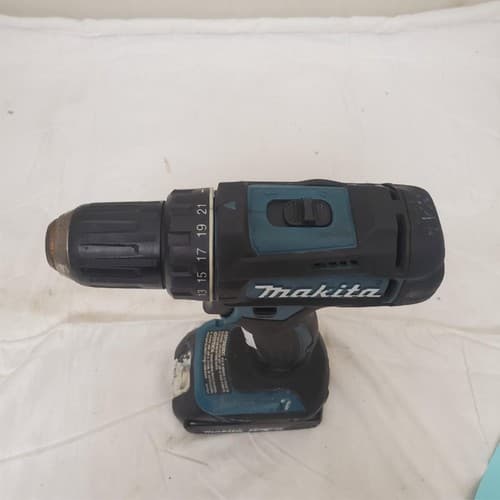 Makita XFD10 18V Cordless Driver Drill with BL1820B Lithium-Ion Battery LOT-727 - Thumbnail 8