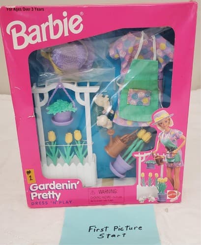 1997 Mattel Barbie Gardenin' Pretty Dress N Play Set #1 - Image 1