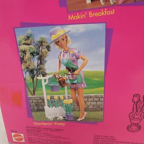 1997 Mattel Barbie Gardenin' Pretty Dress N Play Set #1 - Thumbnail 5
