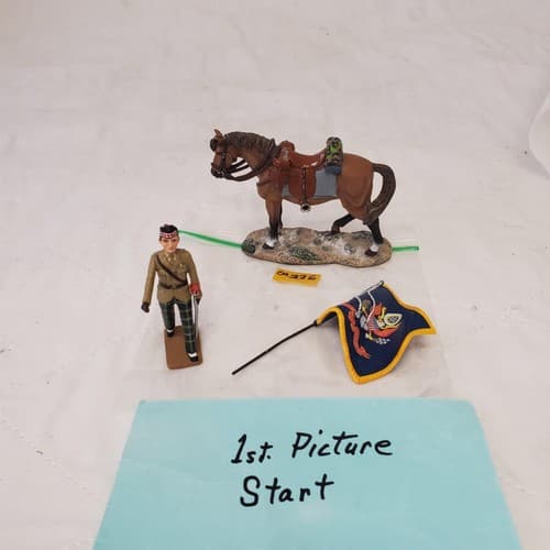 King & Country NA445 GHO Officer Marching, COSSACKS Horse & Flag CM-226 - Image 1