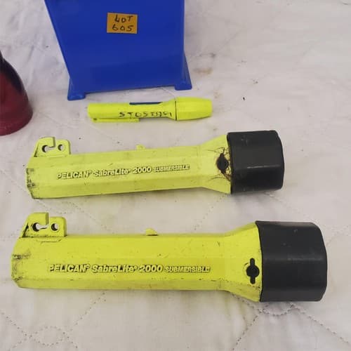 Lof of Pelican Tracker Flashlight and Matco Work Light LOT 605 - Thumbnail 4