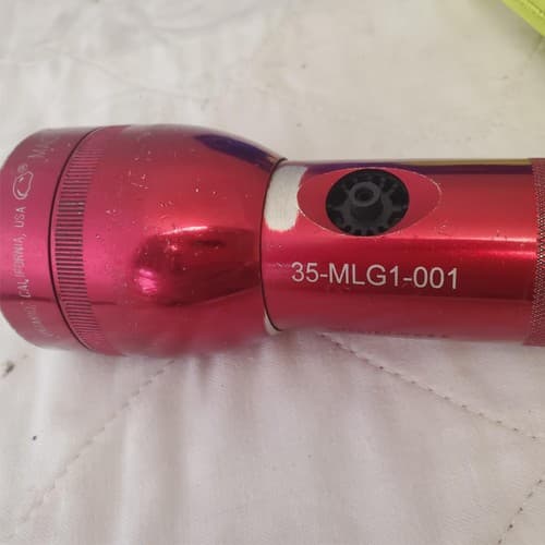 Lof of Pelican Tracker Flashlight and Matco Work Light LOT 605 - Thumbnail 7
