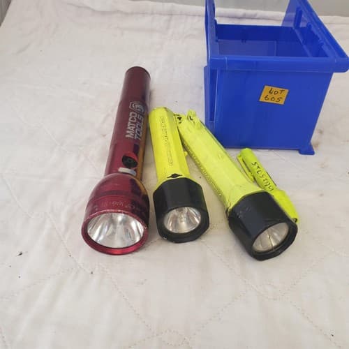 Lof of Pelican Tracker Flashlight and Matco Work Light LOT 605 - Thumbnail 8
